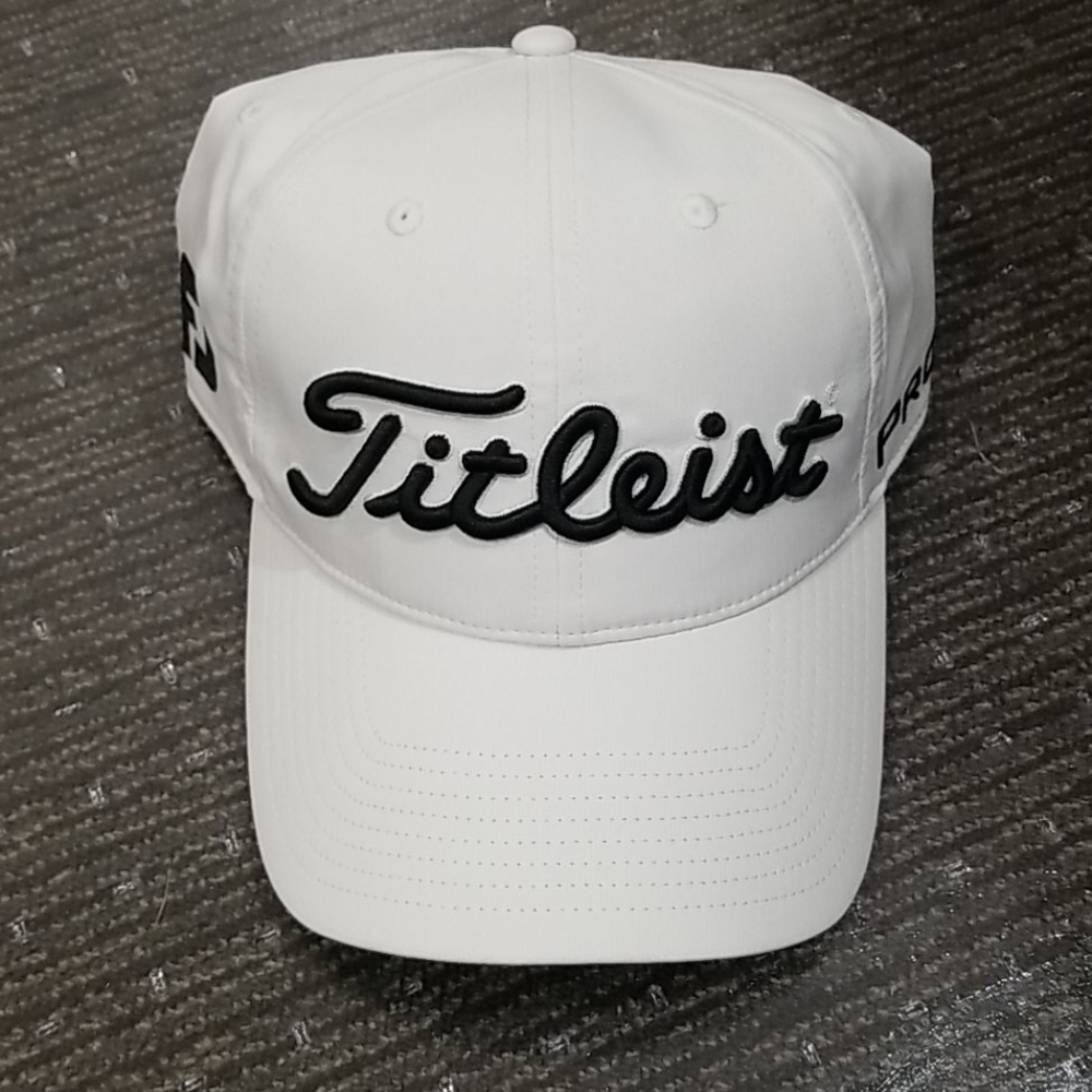 ☆NWT☆ Titleist Pro V1 Hat